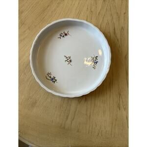 BIA CORDON BLEU QUICHE TART PIE baking dish with SMALL BLUE FLOWERS. 9 7/8